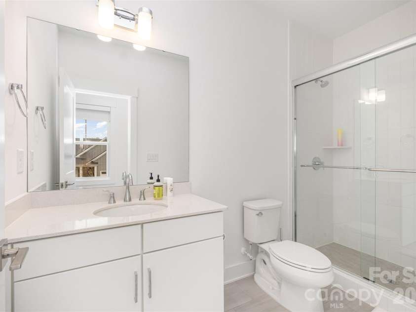 5216 Mint Harbor Way, Charlotte, NC 28269.  MLS# CAR4316519, YatesRealty ID 7403. Full bath