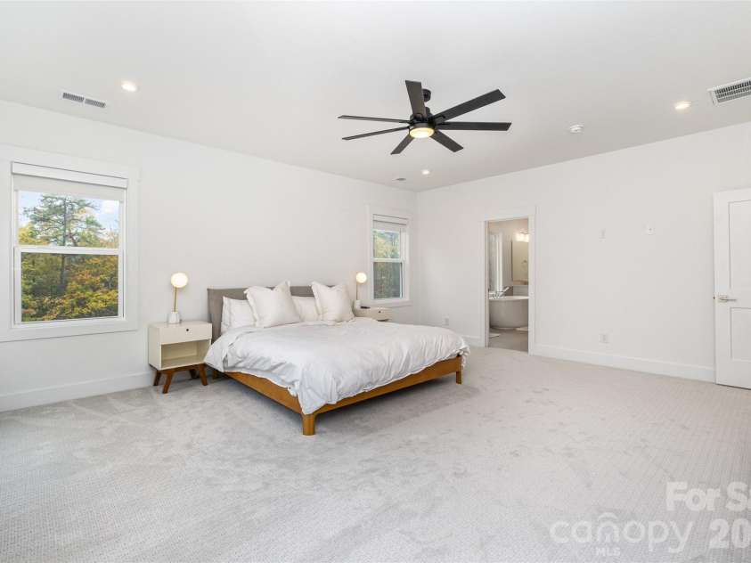 5216 Mint Harbor Way, Charlotte, NC 28269.  MLS# CAR4316519, YatesRealty ID 7403. Oversized primary bedroom with 2 closets!