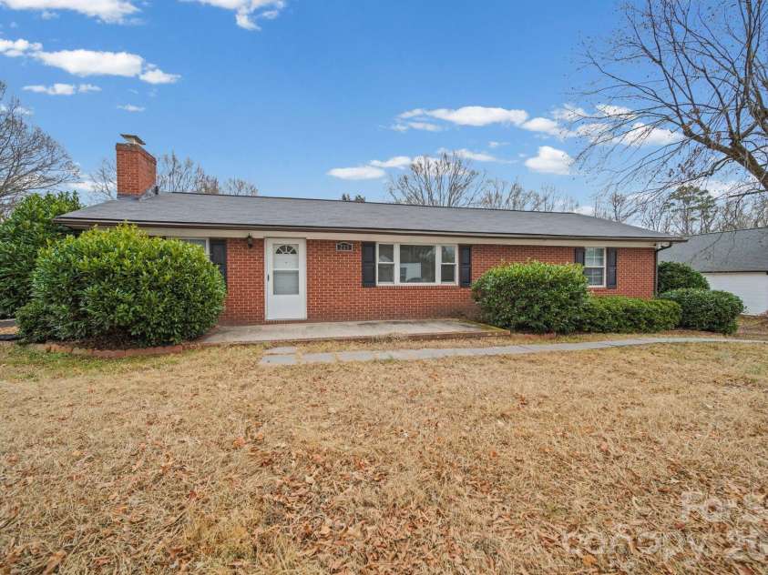 213 Crowell Avenue, Albemarle, NC 28001.  MLS# CAR4334254, YatesRealty ID 7404. 
