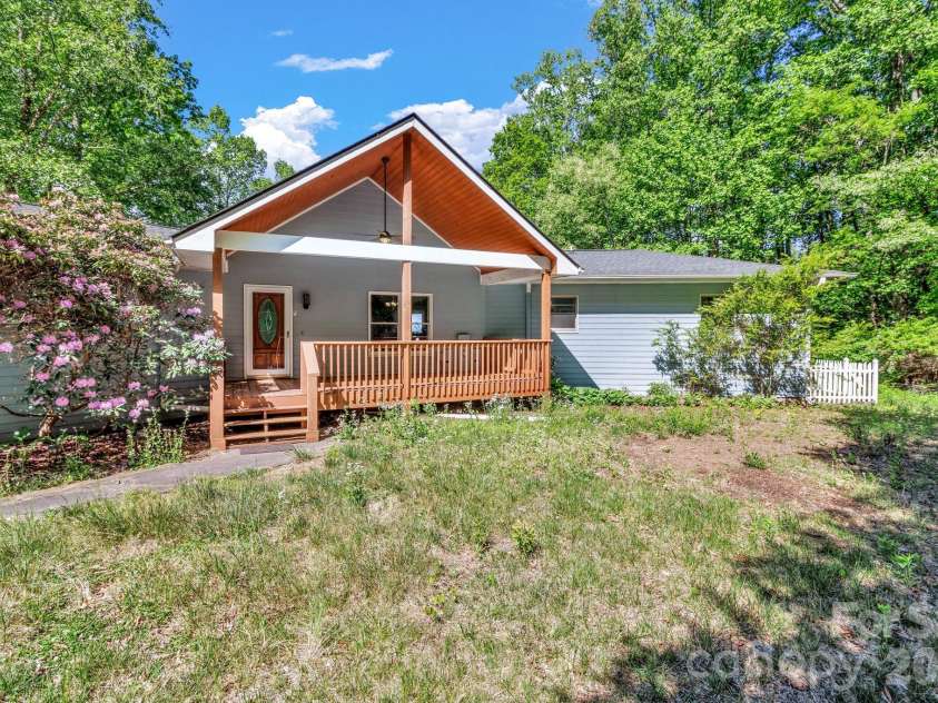 125 Winding Ridge Road, Fairview, NC 28730.  MLS# CAR4305059, YatesRealty ID 7405. 