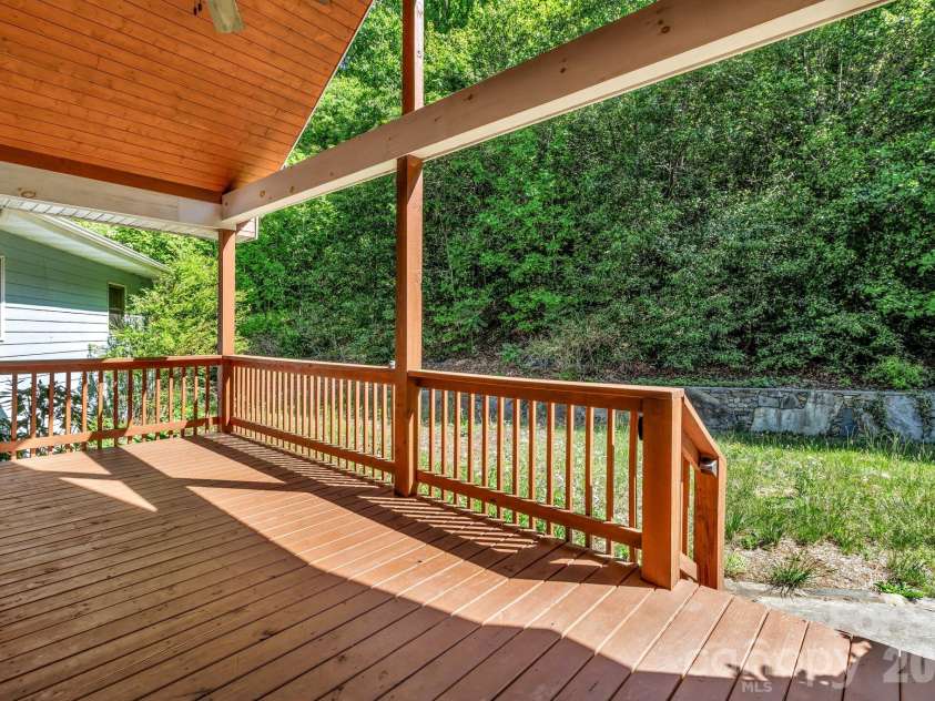 125 Winding Ridge Road, Fairview, NC 28730.  MLS# CAR4305059, YatesRealty ID 7405. 