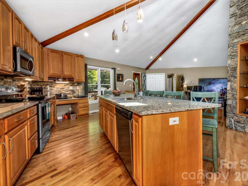 125 Winding Ridge Road, Fairview, NC 28730.  MLS# CAR4305059, YatesRealty ID 7405. 