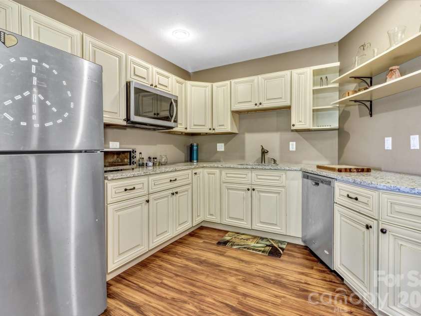 125 Winding Ridge Road, Fairview, NC 28730.  MLS# CAR4305059, YatesRealty ID 7405. 