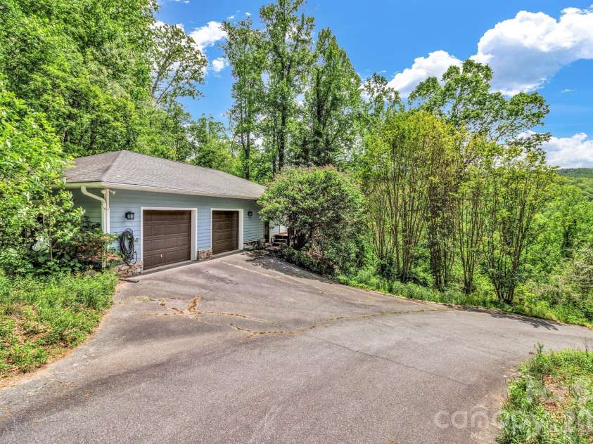 125 Winding Ridge Road, Fairview, NC 28730.  MLS# CAR4305059, YatesRealty ID 7405. 