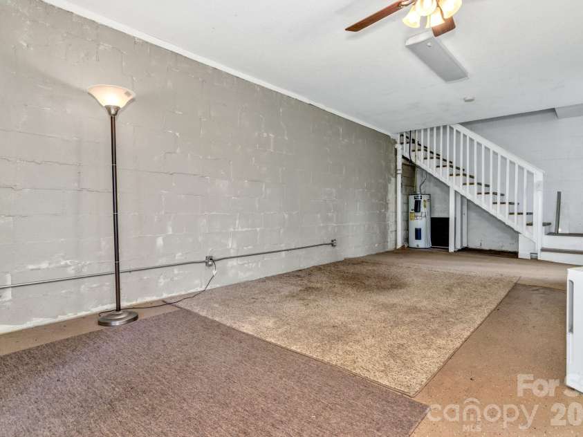 125 Winding Ridge Road, Fairview, NC 28730.  MLS# CAR4305059, YatesRealty ID 7405. 
