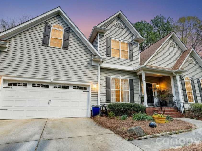 10207 Rougemont Lane, Charlotte, NC 28277.  MLS# CAR4360943, YatesRealty ID 7406. 