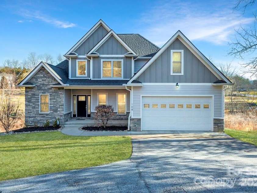 108 Course Drive, Etowah, NC 28729.  MLS# CAR4216088, YatesRealty ID 7406. Prime Etowah location that shows like a new build!