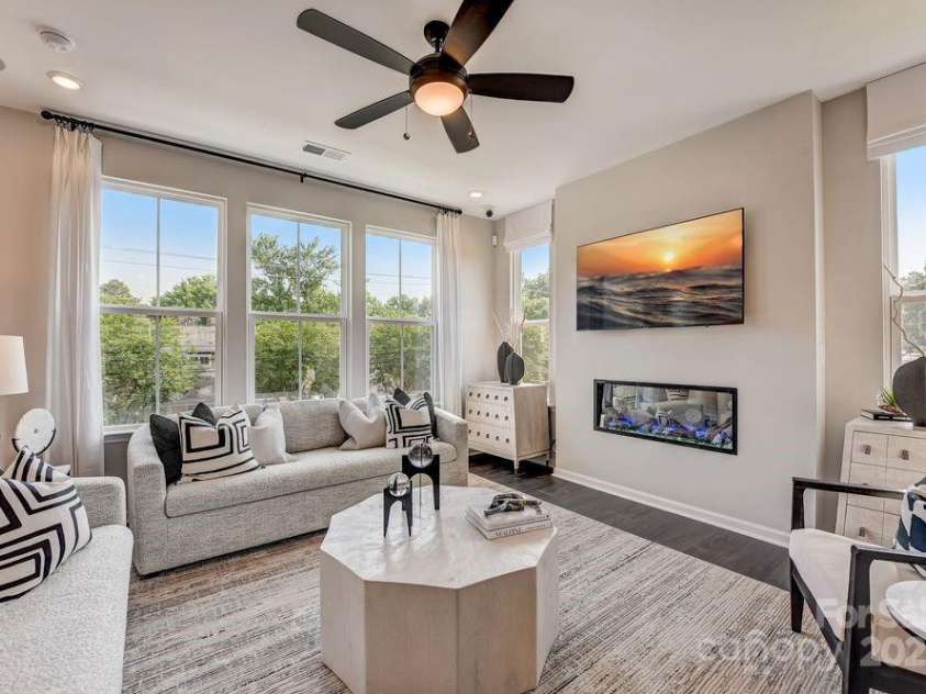 326 Catawba Avenue, Davidson, NC 28036.  MLS# CAR4250158, YatesRealty ID 7407. REPRESENTATIVE PHOTO