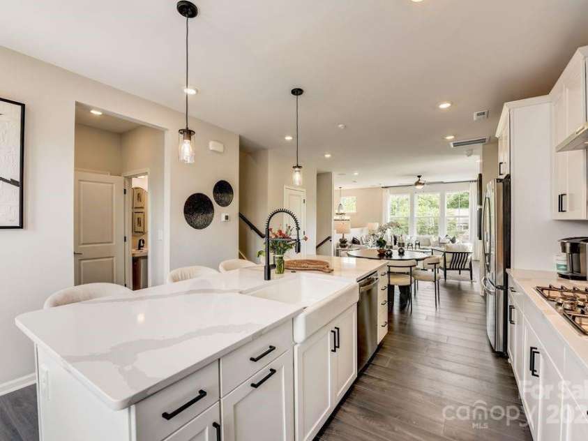 326 Catawba Avenue, Davidson, NC 28036.  MLS# CAR4250158, YatesRealty ID 7407. REPRESENTATIVE PHOTO