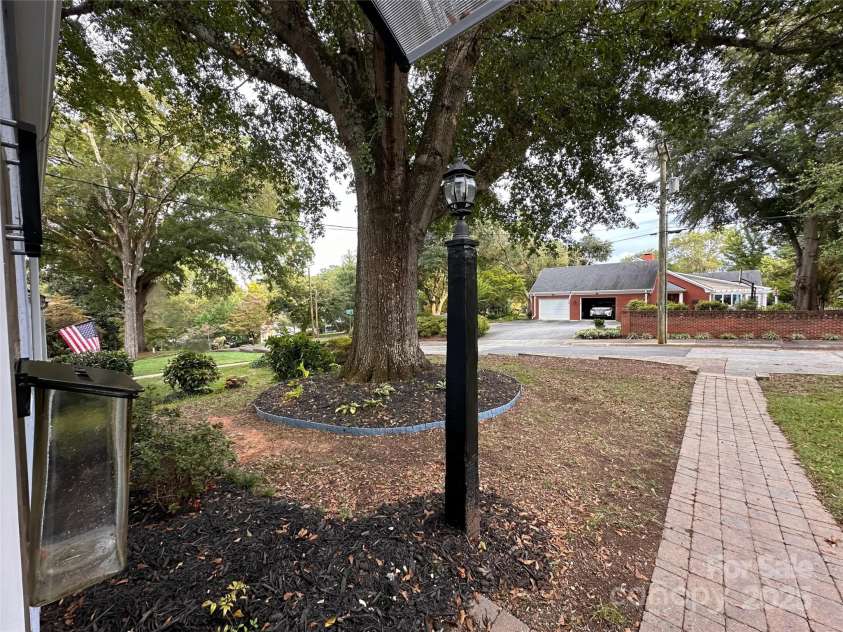 131 Glendale Avenue, Concord, NC 28025.  MLS# CAR4190131, YatesRealty ID 7408. Beautiful Neighborhood!