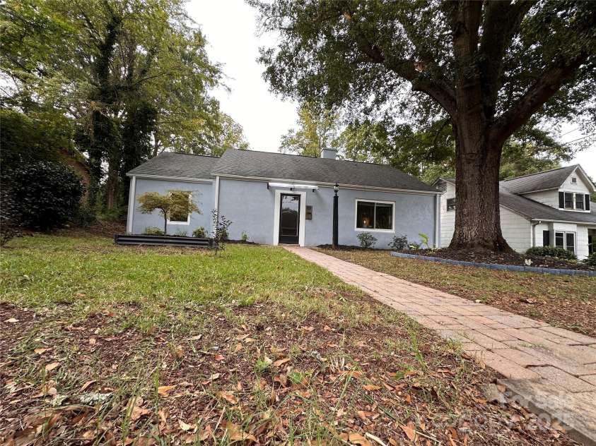 131 Glendale Avenue, Concord, NC 28025.  MLS# CAR4190131, YatesRealty ID 7408. Front Yard