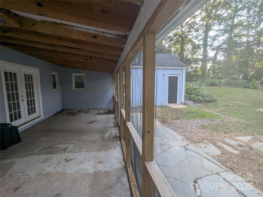 131 Glendale Avenue, Concord, NC 28025.  MLS# CAR4190131, YatesRealty ID 7408. Screened in Porch
