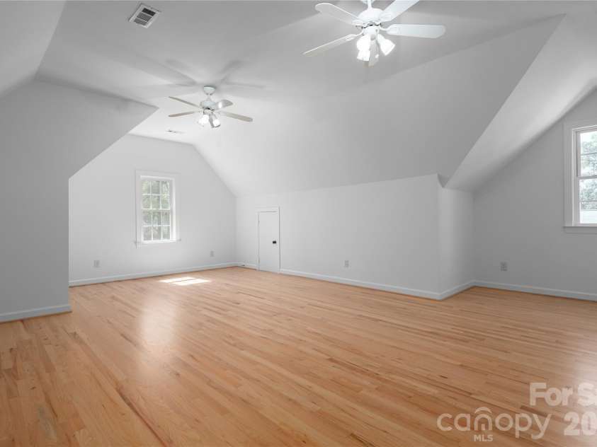 939 Linda Lane, Charlotte, NC 28211.  MLS# CAR4360605, YatesRealty ID 7408. Bonus/4th Bed upstairs