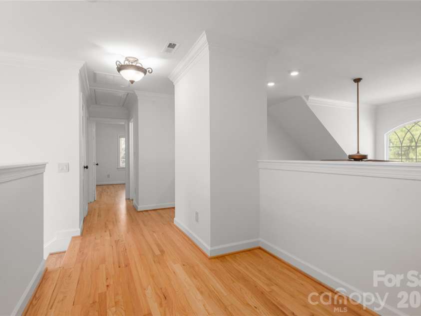939 Linda Lane, Charlotte, NC 28211.  MLS# CAR4360605, YatesRealty ID 7408. Cat Walk upstairs