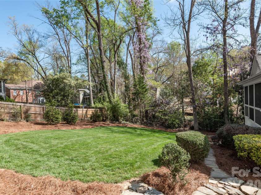 939 Linda Lane, Charlotte, NC 28211.  MLS# CAR4360605, YatesRealty ID 7408. Expansive backyard