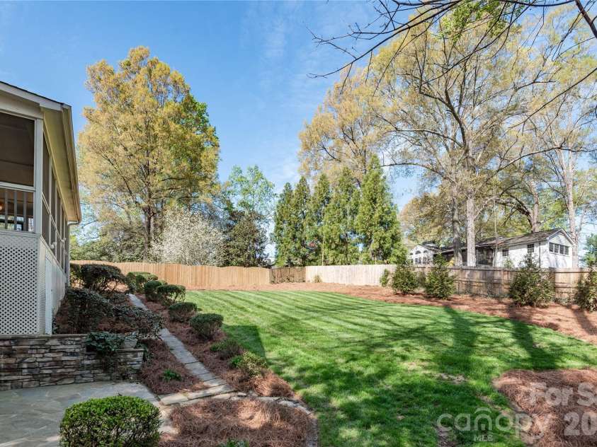 939 Linda Lane, Charlotte, NC 28211.  MLS# CAR4360605, YatesRealty ID 7408. Walk out from the basement for full backyard fun!