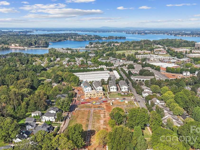 330 Catawba Avenue, Davidson, NC 28036.  MLS# CAR4250155, YatesRealty ID 7410. Parkside Commons