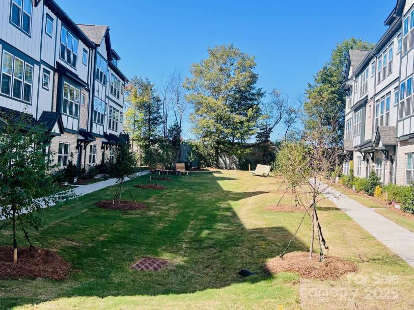 330 Catawba Avenue, Davidson, NC 28036.  MLS# CAR4250155, YatesRealty ID 7410. Parkside Commons