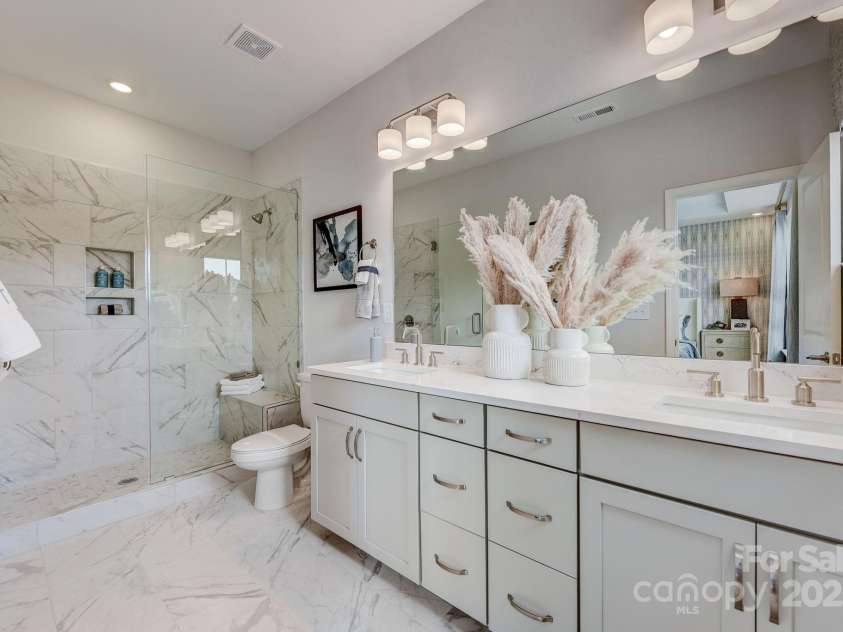 330 Catawba Avenue, Davidson, NC 28036.  MLS# CAR4250155, YatesRealty ID 7410. REPRESENTATIVE PHOTO