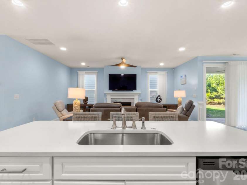 1813 Top Flight Drive, Indian Trail, NC 28079.  MLS# CAR4355513, YatesRealty ID 7411. 