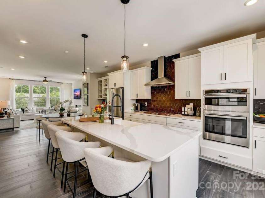 334 Catawba Avenue, Davidson, NC 28036.  MLS# CAR4250144, YatesRealty ID 7411. REPRESENTATIVE PHOTO