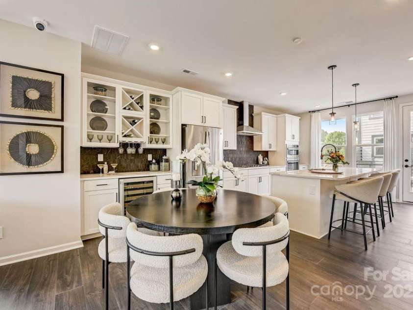 334 Catawba Avenue, Davidson, NC 28036.  MLS# CAR4250144, YatesRealty ID 7411. REPRESENTATIVE PHOTO