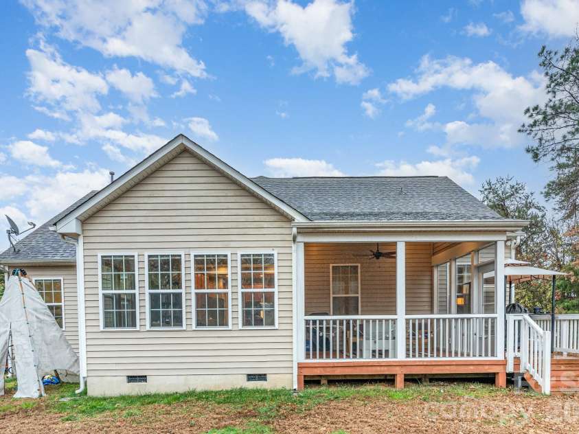 715 Cider Court, Lake Wylie, SC 29710.  MLS# CAR4324831, YatesRealty ID 7413. 