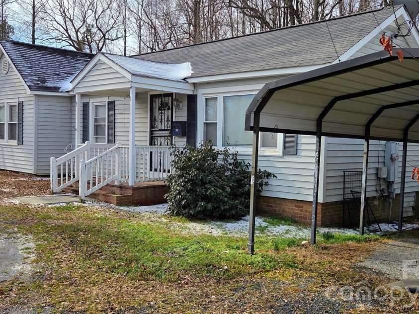 833 Dennis Street, Troy, NC 27371.  MLS# CAR4336876, YatesRealty ID 7415. 