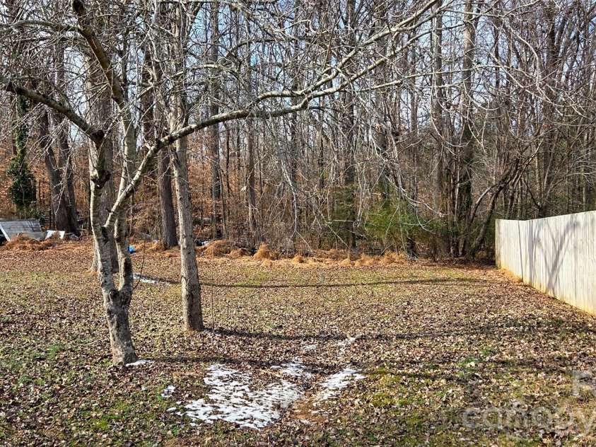 833 Dennis Street, Troy, NC 27371.  MLS# CAR4336876, YatesRealty ID 7415. 