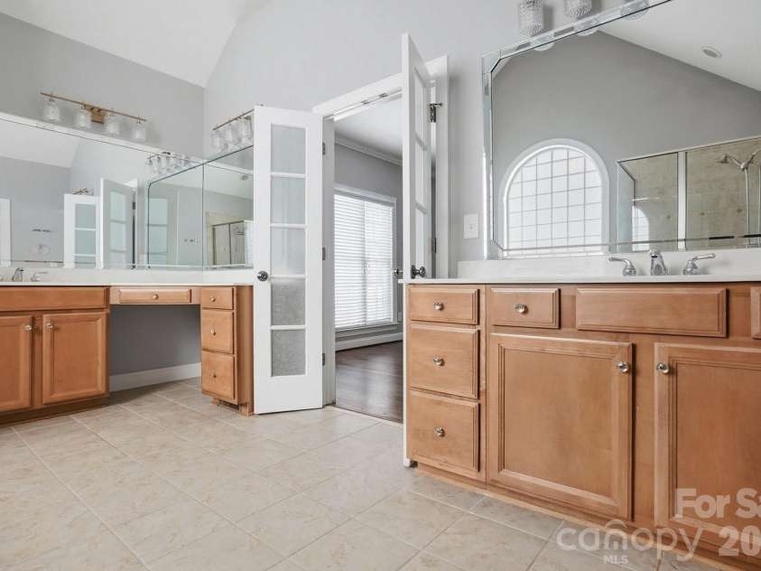 2709 Smith Field Drive, Monroe, NC 28110.  MLS# CAR4333485, YatesRealty ID 7417. 2 Vanities