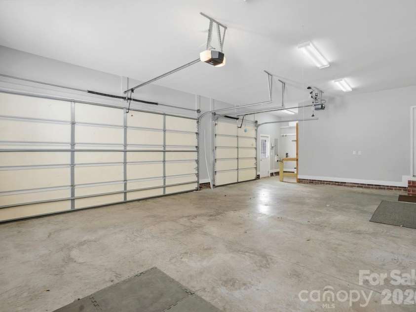 2709 Smith Field Drive, Monroe, NC 28110.  MLS# CAR4333485, YatesRealty ID 7417. 3 Car Garage with Bonus Area