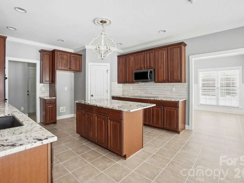 2709 Smith Field Drive, Monroe, NC 28110.  MLS# CAR4333485, YatesRealty ID 7417. Chef's Dream Kitchen