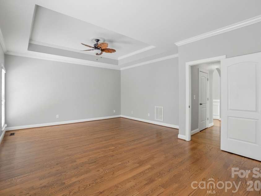 2709 Smith Field Drive, Monroe, NC 28110.  MLS# CAR4333485, YatesRealty ID 7417. Huge Main Floor Primary Suite