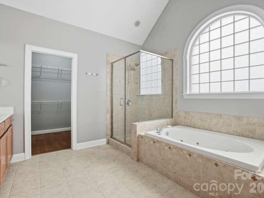 2709 Smith Field Drive, Monroe, NC 28110.  MLS# CAR4333485, YatesRealty ID 7417. Main Floor Primary Bathroom