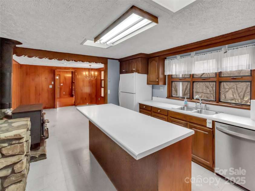 18 & 44 Sierra Point, Waynesville, NC 28786.  MLS# CAR4333158, YatesRealty ID 742. 