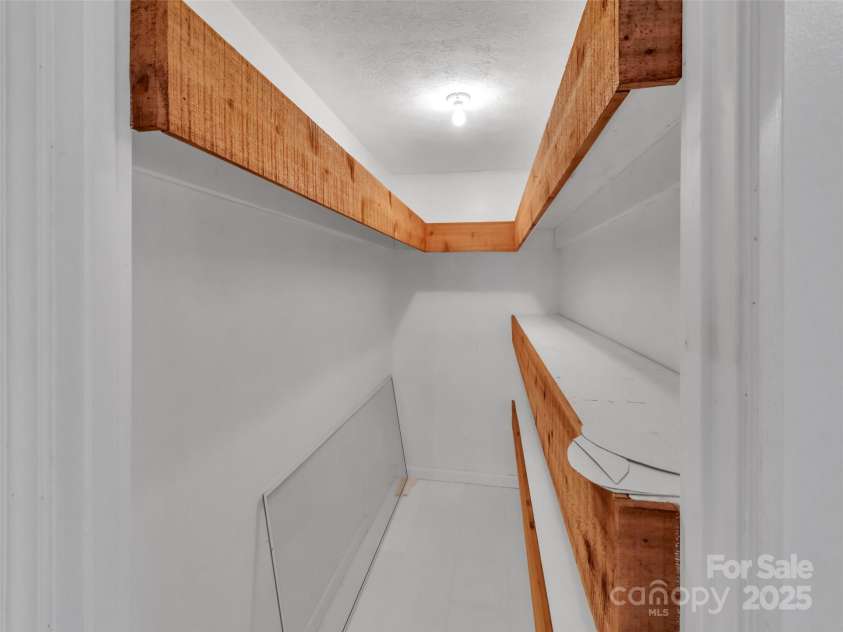 18 & 44 Sierra Point, Waynesville, NC 28786.  MLS# CAR4333158, YatesRealty ID 742. 