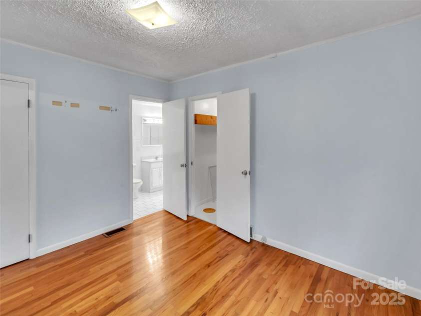 18 & 44 Sierra Point, Waynesville, NC 28786.  MLS# CAR4333158, YatesRealty ID 742. 
