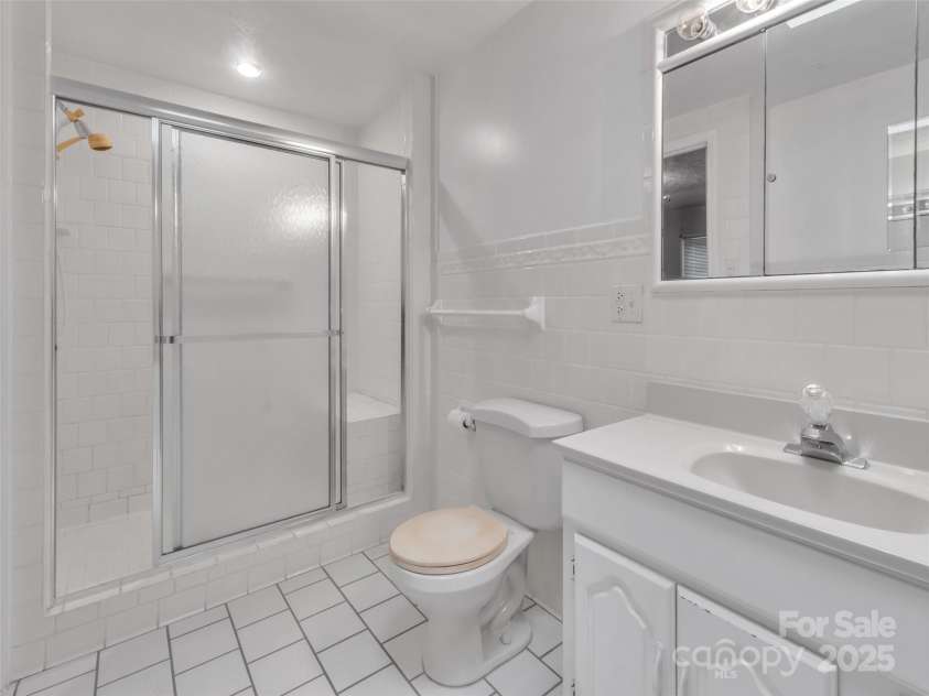 18 & 44 Sierra Point, Waynesville, NC 28786.  MLS# CAR4333158, YatesRealty ID 742. 