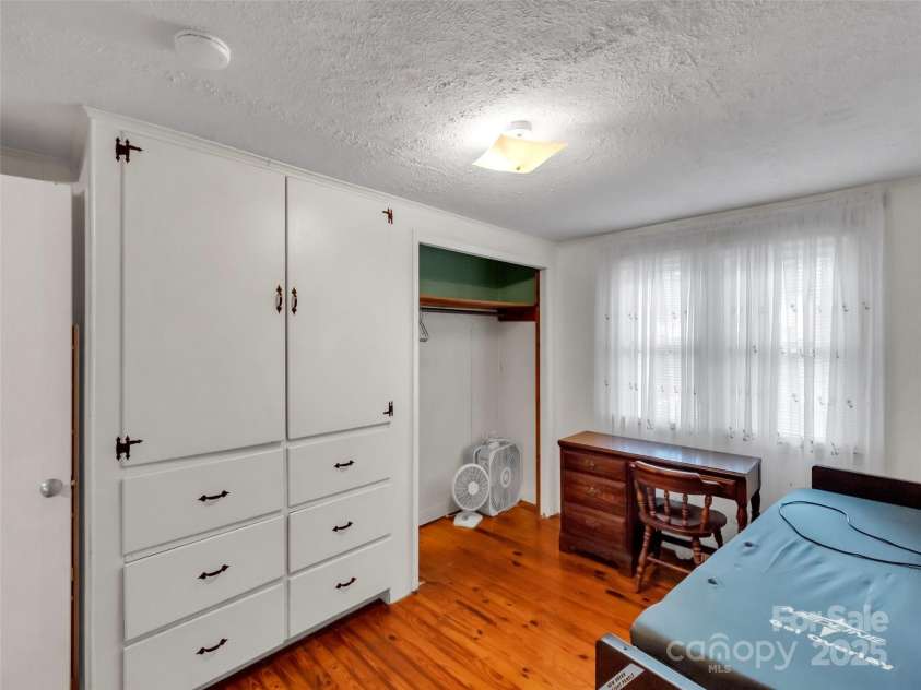 18 & 44 Sierra Point, Waynesville, NC 28786.  MLS# CAR4333158, YatesRealty ID 742. 
