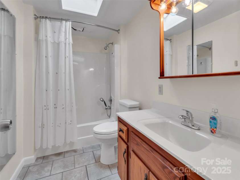 18 & 44 Sierra Point, Waynesville, NC 28786.  MLS# CAR4333158, YatesRealty ID 742. 