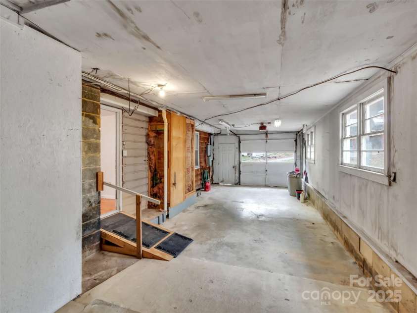 18 & 44 Sierra Point, Waynesville, NC 28786.  MLS# CAR4333158, YatesRealty ID 742. 