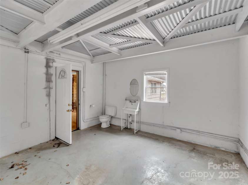 18 & 44 Sierra Point, Waynesville, NC 28786.  MLS# CAR4333158, YatesRealty ID 742. 