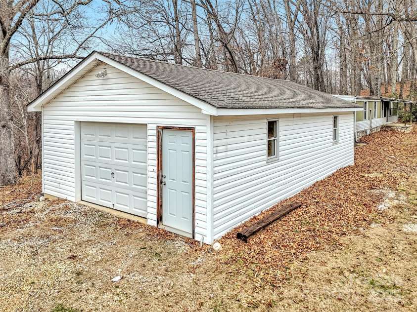 18 & 44 Sierra Point, Waynesville, NC 28786.  MLS# CAR4333158, YatesRealty ID 742. 