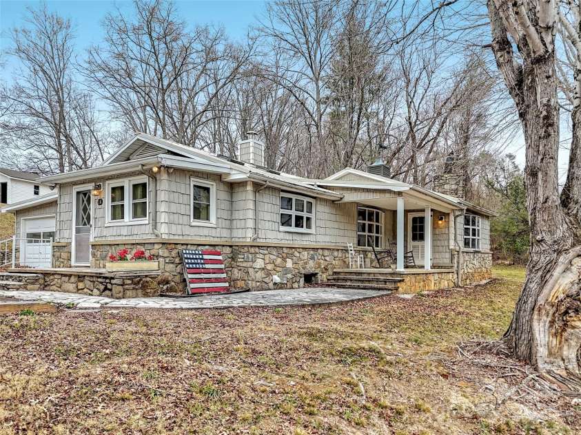 18 & 44 Sierra Point, Waynesville, NC 28786.  MLS# CAR4333158, YatesRealty ID 742. 