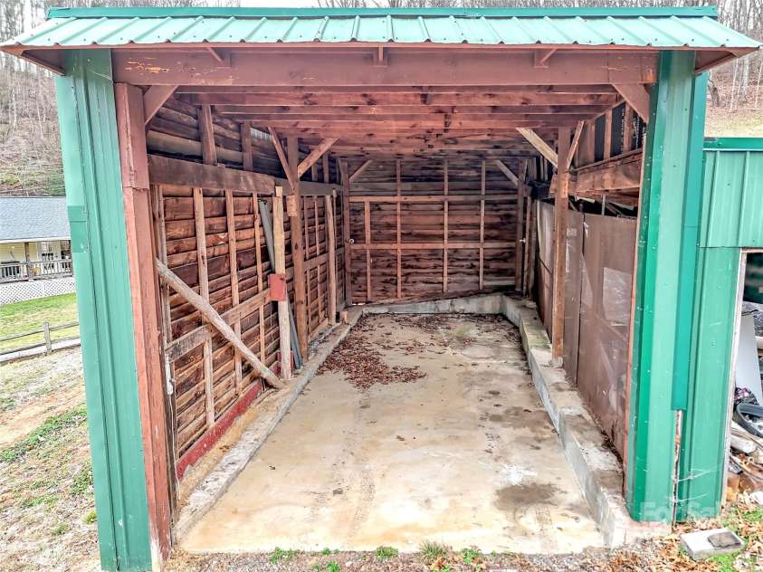 18 & 44 Sierra Point, Waynesville, NC 28786.  MLS# CAR4333158, YatesRealty ID 742. 