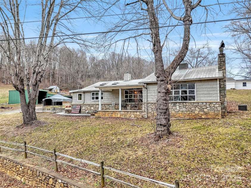 18 & 44 Sierra Point, Waynesville, NC 28786.  MLS# CAR4333158, YatesRealty ID 742. 