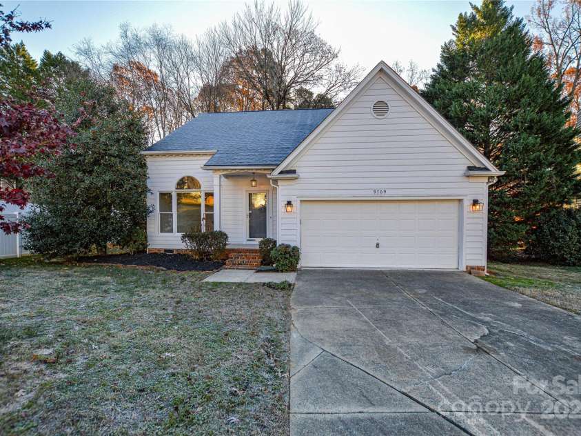 9709 Calpher Court, Matthews, NC 28105.  MLS# CAR4205838, YatesRealty ID 742. 
