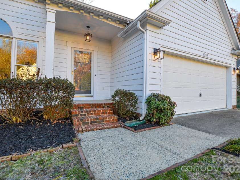 9709 Calpher Court, Matthews, NC 28105.  MLS# CAR4205838, YatesRealty ID 742. 