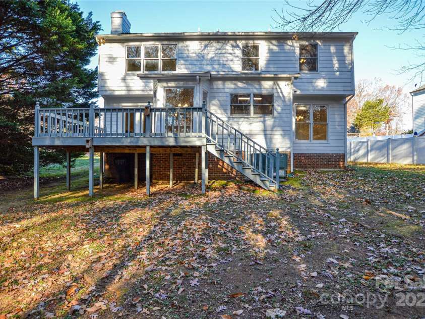 9709 Calpher Court, Matthews, NC 28105.  MLS# CAR4205838, YatesRealty ID 742. 