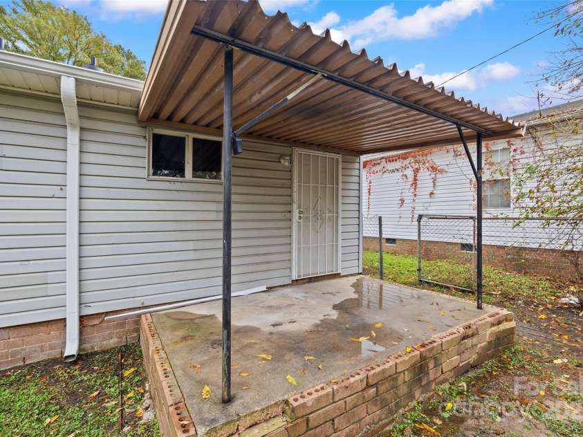 616 Simpson Street, Rock Hill, SC 29732.  MLS# CAR4315612, YatesRealty ID 7421. 